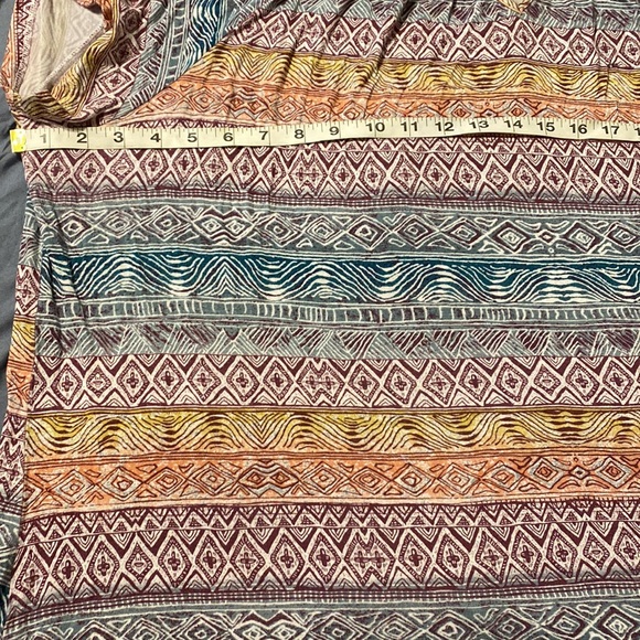 Avenue brand short sleeve top size 26/28 = 4X - Picture 8 of 9